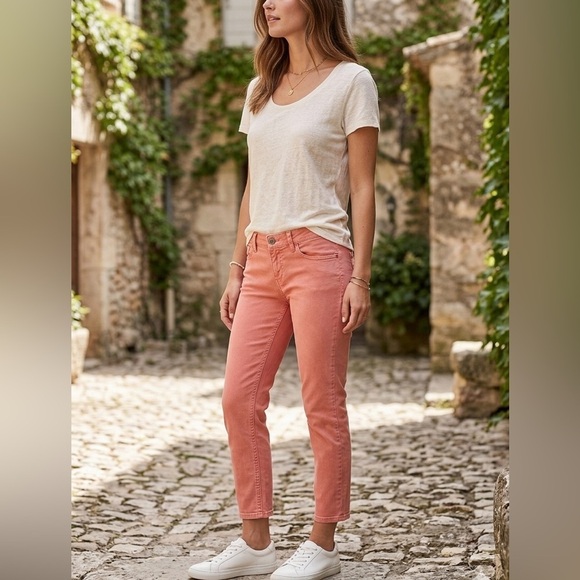 Guess Denim - Guess Vintage Pink Wash Ankle Cropped Brittney Jeans with Stretch Y2K 90s